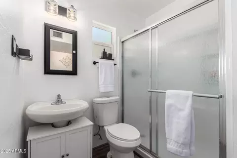 Bath - 1119 W Roma Ave, Phoenix, AZ 85013 photo 1 of 2