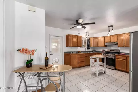 Kitchen - 1119 W Roma Ave, Phoenix, AZ 85013 photo 1 of 5