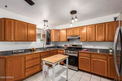 Kitchen - 1119 W Roma Ave, Phoenix, AZ 85013 photo 2 of 5