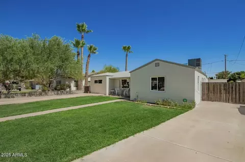 Exterior - 1119 W Roma Ave, Phoenix, AZ 85013 photo 2 of 3