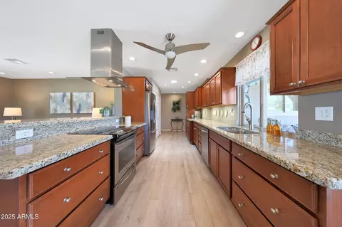 10134 W Sutters Gold Ln, Sun City, AZ 85351