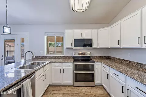 Kitchen - 10664 E Forge Ave, Mesa, AZ 85208 photo 4 of 6