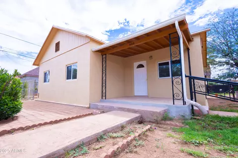Exterior - 660 B Ave, Douglas, AZ 85607 photo 3 of 8