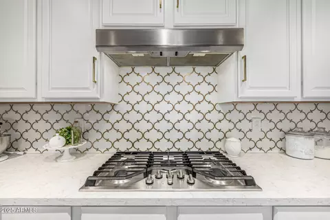 Kitchen - 2744 E Donato Dr, Gilbert, AZ 85298 photo 3 of 4