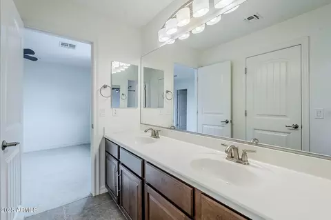 Bath - 2744 E Donato Dr, Gilbert, AZ 85298 photo 3 of 5