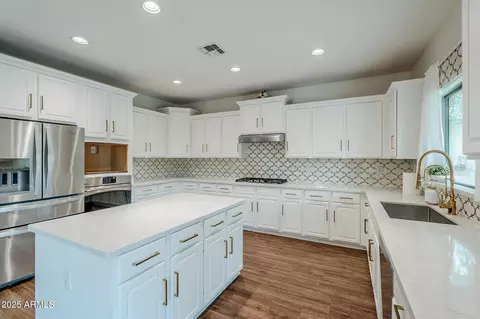 Kitchen - 2744 E Donato Dr, Gilbert, AZ 85298 photo 2 of 4