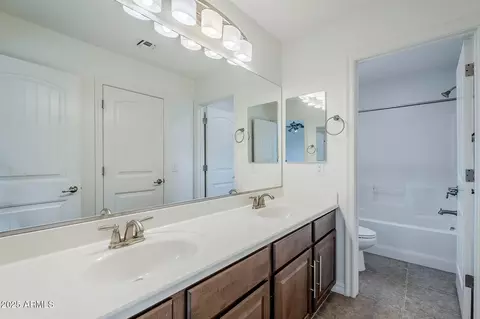 Bath - 2744 E Donato Dr, Gilbert, AZ 85298 photo 4 of 5