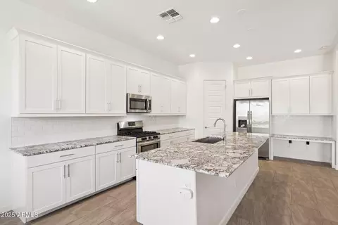 2228 E Isaiah Ave, Gilbert, AZ 85298 photo 4