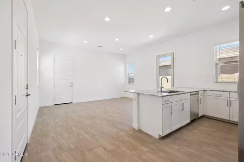 2228 E Isaiah Ave, Gilbert, AZ 85298 photo 12