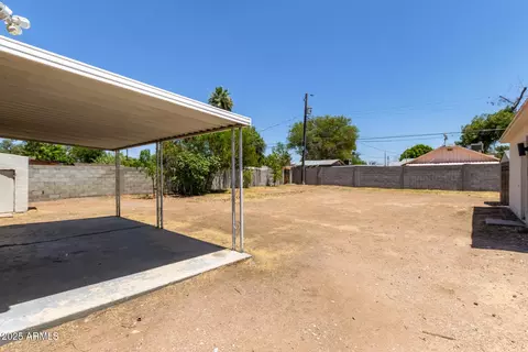 Exterior - 2615 N 29th Pl, Phoenix, AZ 85008 photo 3 of 5