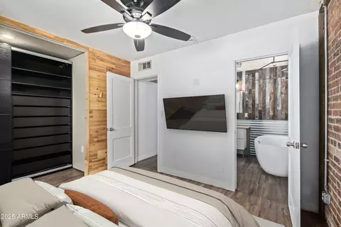 Bedroom - 2615 N 29th Pl, Phoenix, AZ 85008 photo 1 of 2