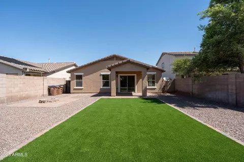 895 E Daniella Dr, San Tan Valley, AZ 85140