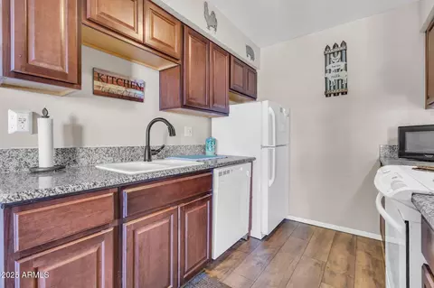 Kitchen - 1440 N Idaho Rd #2060, Apache Junction, AZ 85119 photo 5 of 5