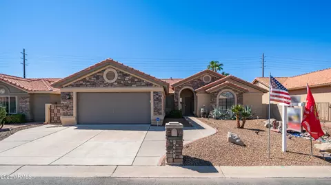 10641 E Coopers Hawk Dr, Sun Lakes, AZ 85248