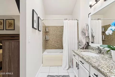 Bath - 6413 W Puget Ave, Glendale, AZ 85302 photo 2 of 3