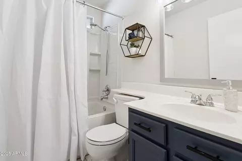 Bath - 6413 W Puget Ave, Glendale, AZ 85302 photo 3 of 3