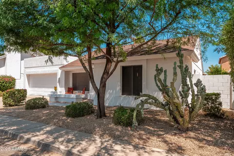 3226 E Topeka Dr, Phoenix, AZ 85050 photo 3