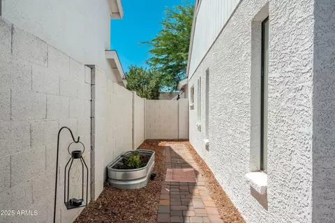 3226 E Topeka Dr, Phoenix, AZ 85050 photo 31