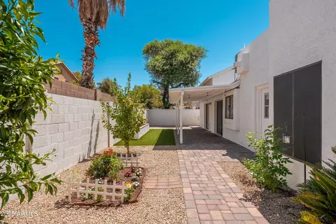 3226 E Topeka Dr, Phoenix, AZ 85050 photo 28