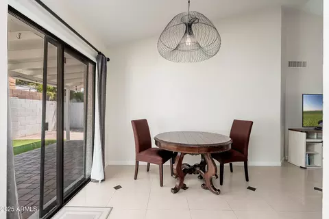 3226 E Topeka Dr, Phoenix, AZ 85050 photo 10