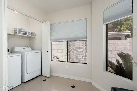 3226 E Topeka Dr, Phoenix, AZ 85050 photo 18