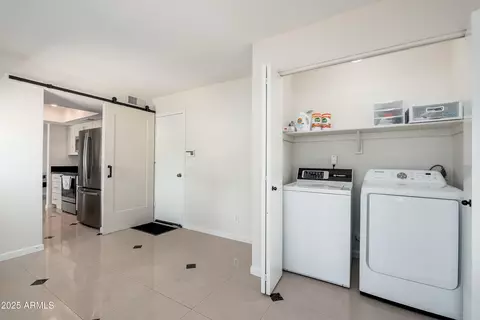 3226 E Topeka Dr, Phoenix, AZ 85050 photo 19