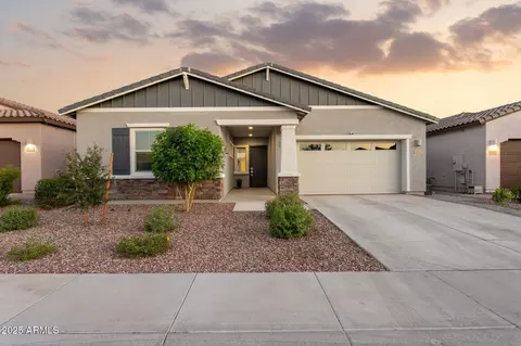 3013 E Magdalena Dr, San Tan Valley, AZ 85143