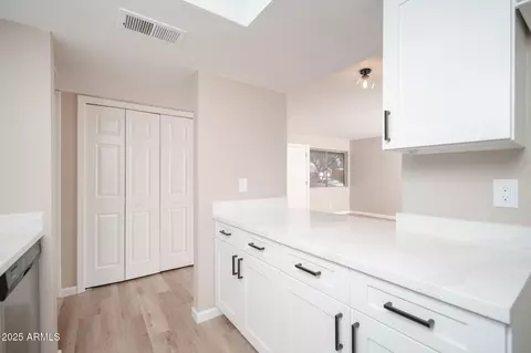 Kitchen - 1620 E Cambridge Ave #3, Phoenix, AZ 85006 photo 2 of 2