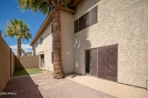 Exterior - 1620 E Cambridge Ave #3, Phoenix, AZ 85006 photo 3 of 4