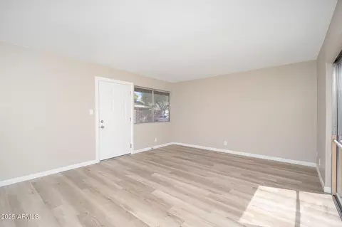 Living - 1620 E Cambridge Ave #3, Phoenix, AZ 85006 photo 2 of 2