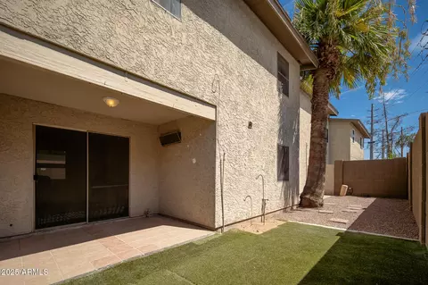 Exterior - 1620 E Cambridge Ave #3, Phoenix, AZ 85006 photo 4 of 4