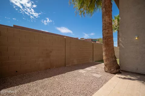 Exterior - 1620 E Cambridge Ave #3, Phoenix, AZ 85006 photo 2 of 4