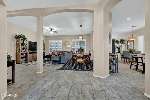 Entry Way - 903 E Hiddenview Dr, Phoenix, AZ 85048 photo 2 of 4