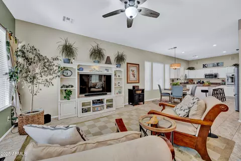 Living - 903 E Hiddenview Dr, Phoenix, AZ 85048 photo 7 of 7
