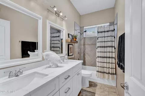 Bath - 903 E Hiddenview Dr, Phoenix, AZ 85048 photo 1 of 6