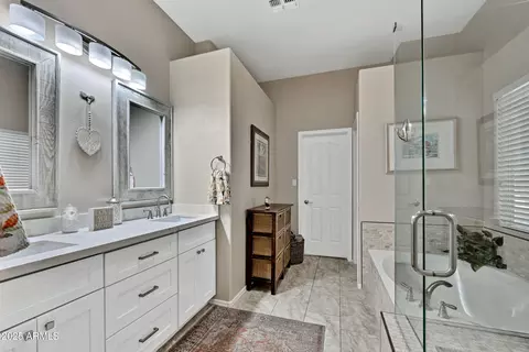 Bath - 903 E Hiddenview Dr, Phoenix, AZ 85048 photo 4 of 6