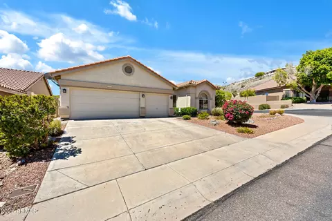 Exterior - 903 E Hiddenview Dr, Phoenix, AZ 85048 photo 2 of 6