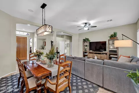 Dining - 903 E Hiddenview Dr, Phoenix, AZ 85048 photo 2 of 3