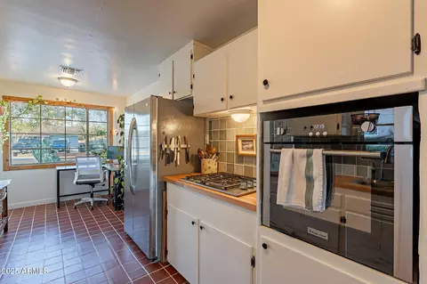 Kitchen - 3705 W Luke Ave, Phoenix, AZ 85019 photo 5 of 5