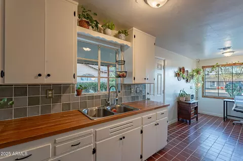 Kitchen - 3705 W Luke Ave, Phoenix, AZ 85019 photo 2 of 5