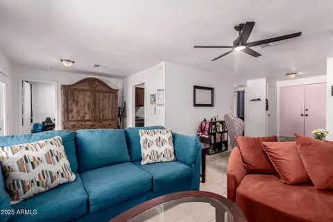 Living - 4818 N 79th Ave, Phoenix, AZ 85033 photo 4 of 4