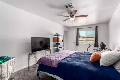 Bedroom - 4818 N 79th Ave, Phoenix, AZ 85033 photo 5 of 5