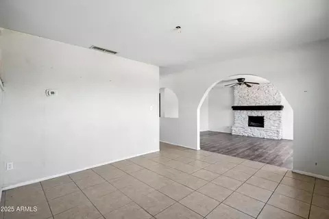 Living - 3724 W Bloomfield Rd, Phoenix, AZ 85029 photo 1 of 7