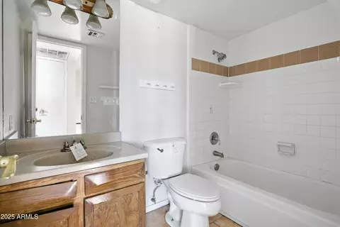 Bath - 3724 W Bloomfield Rd, Phoenix, AZ 85029 photo 2 of 2