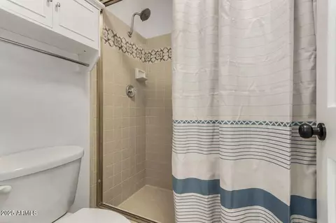 Bath - 1615 E Redmon Dr, Tempe, AZ 85283 photo 4 of 4