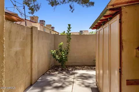 Exterior - 1615 E Redmon Dr, Tempe, AZ 85283 photo 9 of 14