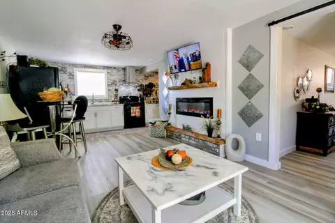 Living - 814 E Maple St, Globe, AZ 85501 photo 3 of 4