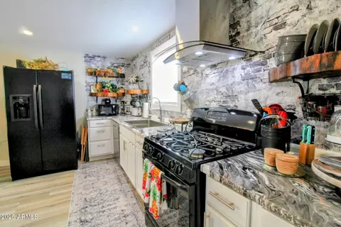 Kitchen - 814 E Maple St, Globe, AZ 85501 photo 1 of 3