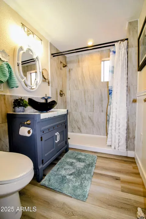 Bath - 814 E Maple St, Globe, AZ 85501 photo 1 of 2