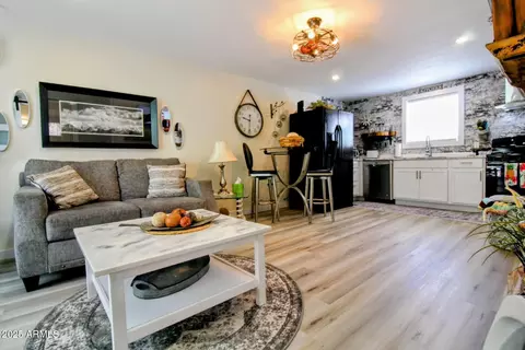 Living - 814 E Maple St, Globe, AZ 85501 photo 1 of 4